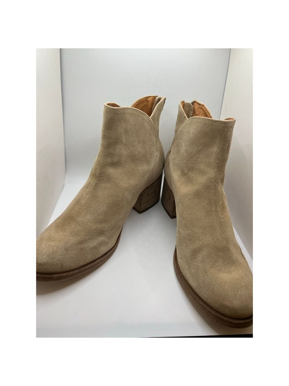 NWT Women's Beek Beige Suede Ankle Boots & Booties Size 9